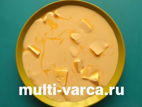 Вишневий пиріг зі сметанною заливкою