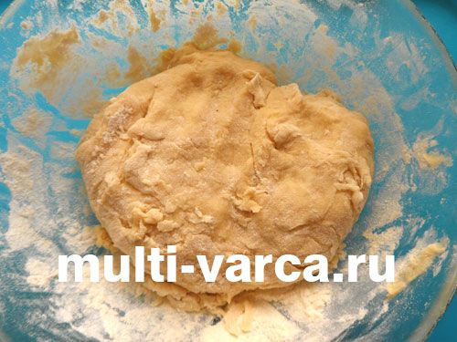 Вишневий пиріг зі сметанною заливкою