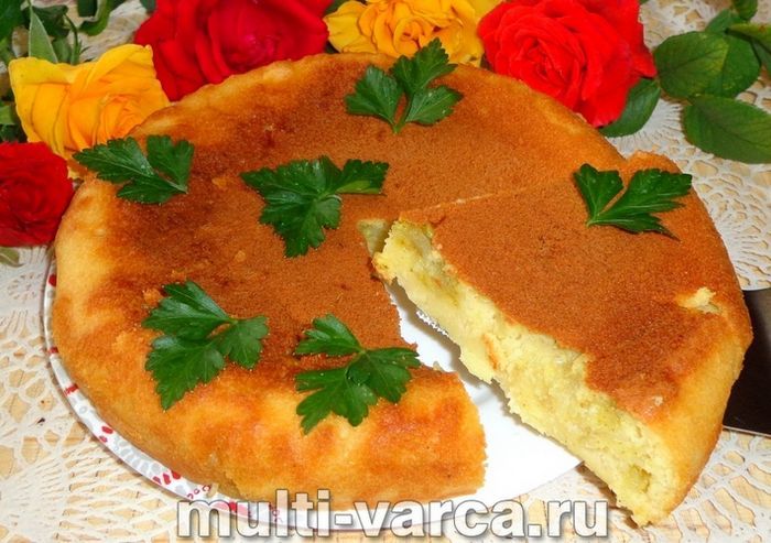Заливний пиріг із картоплею в мультиварці