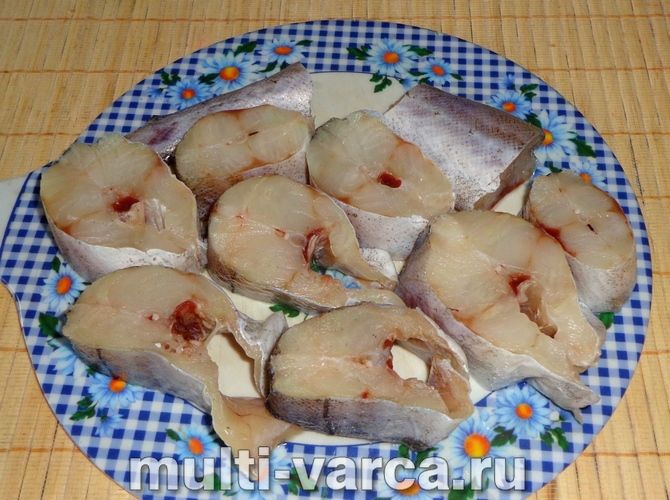 Запечений минтай у мультиварці