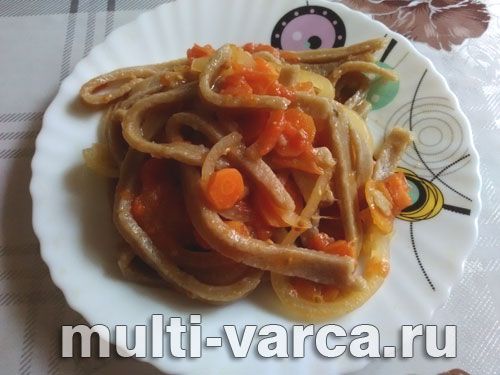 Домашня гречана локшина з овочами