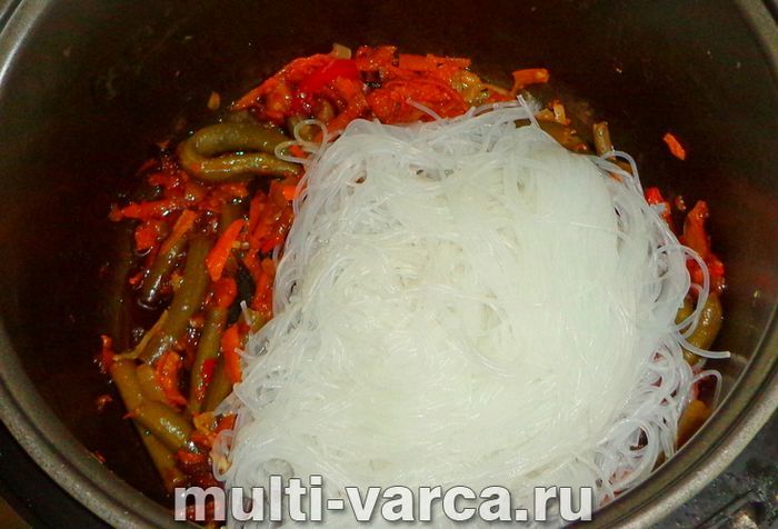 Фунчоза з овочами в мультиварці