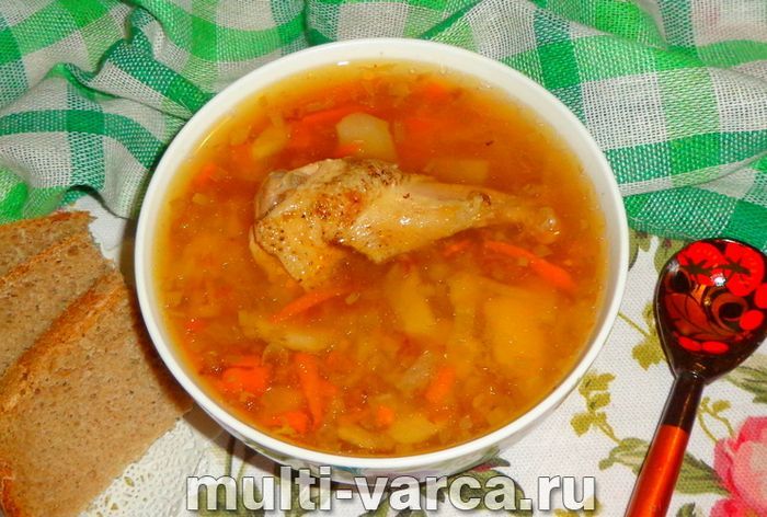 Гречаний суп із куркою в мультиварці