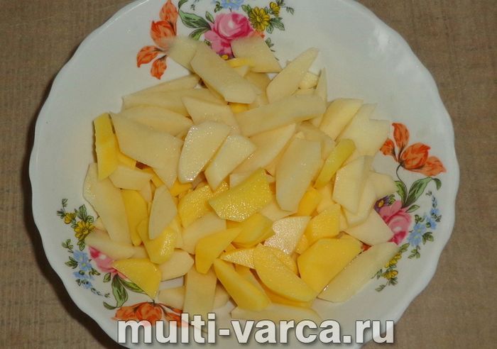 Гречаний суп із куркою в мультиварці