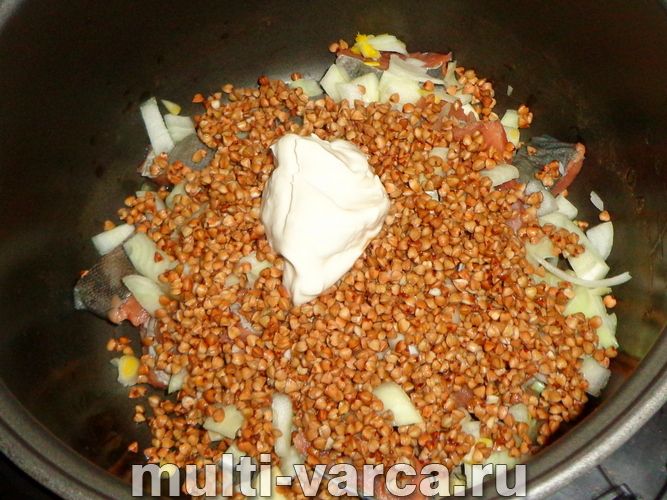 Гречка з рибою в мультиварці