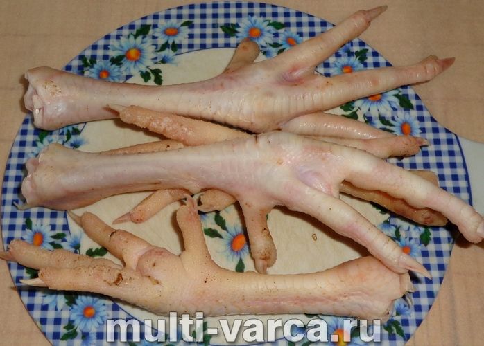 Холодець із курячих лапок у мультиварці