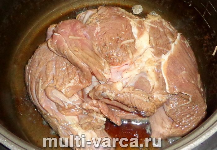Яловича вирізка в мультиварці