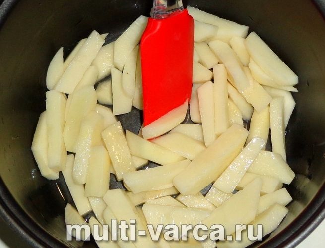 Картопля з баклажанами в мультиварці