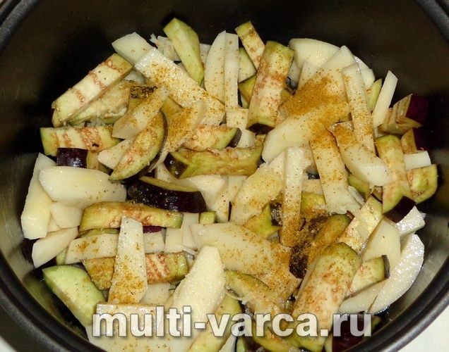 Картопля з баклажанами в мультиварці