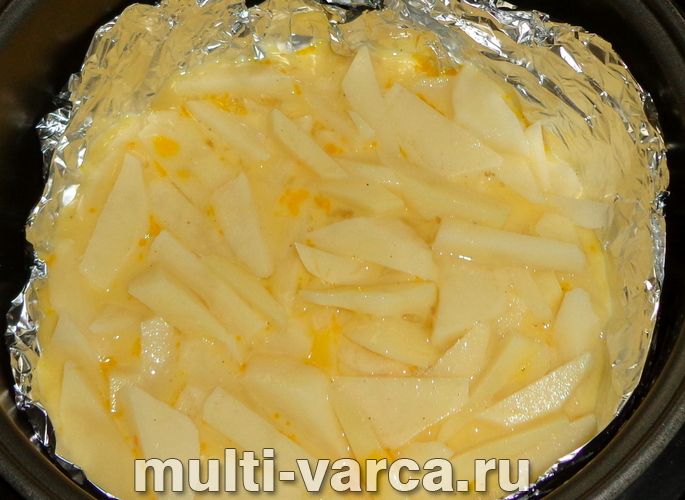 Картопляна запіканка з цибулею та морквою