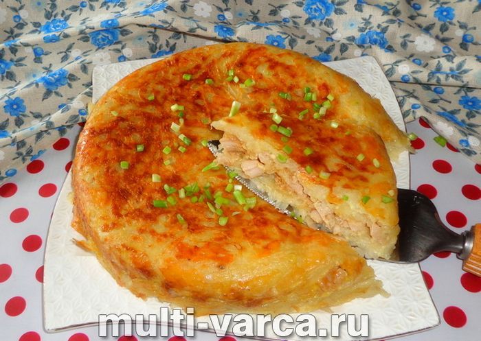Картопляна запіканка з м'ясом у мультиварці