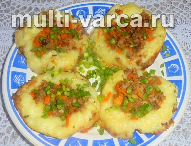 Картопляні гнізда з фаршем