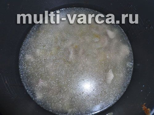 Китайський грибний суп із локшиною