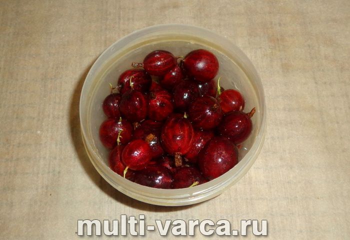 Компот із груш і аґрусу на зиму