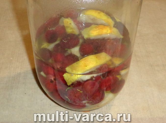 Компот із груш і аґрусу на зиму
