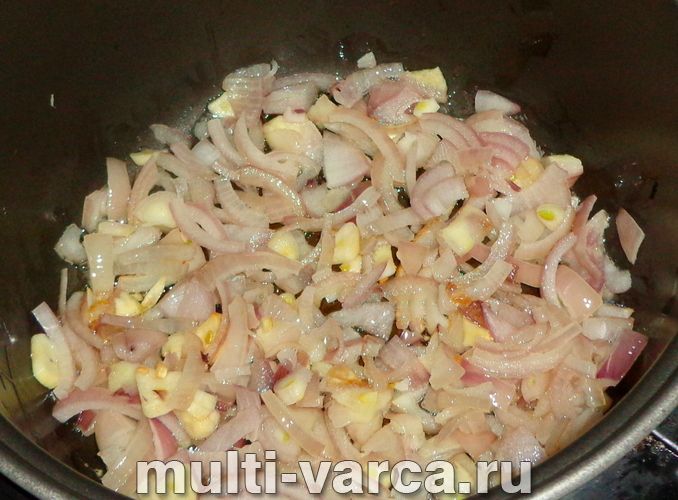 Кролик із грибами в мультиварці