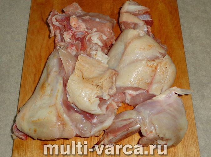 Кролик із грибами в мультиварці