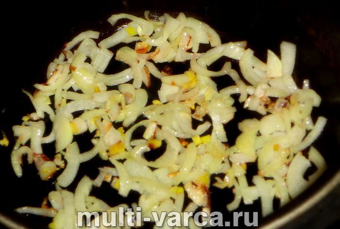 Куряча печінка з яблуками