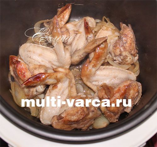 Курячі крильця під сиром у мультиварці