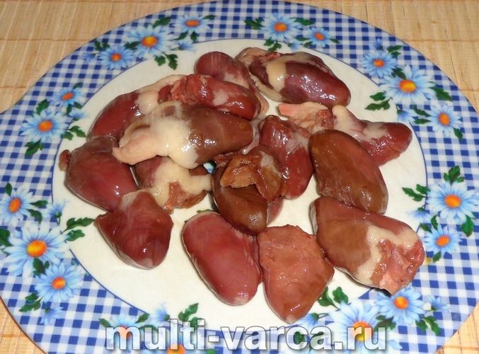 Курячі сердечка з гречкою в мультиварці