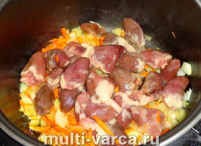 Курячі сердечка з гречкою в мультиварці