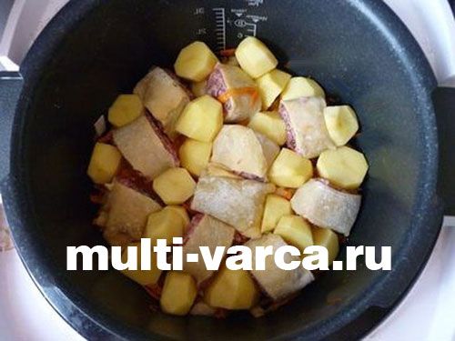 М'ясні роли з овочами в мультиварці