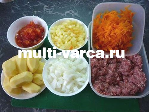 М'ясні роли з овочами в мультиварці