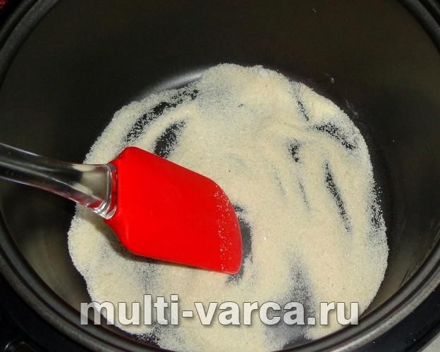 Манна каша в мультиварці на молоці