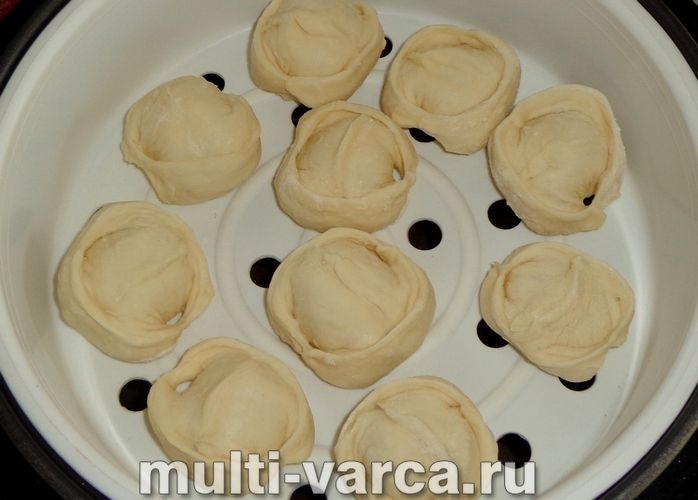 Манти з куркою в мультиварці