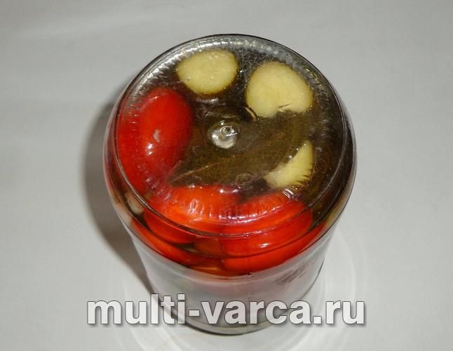 Мариновані огірки з помідорами без стерилізації