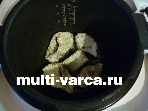Минтай під грибним соусом