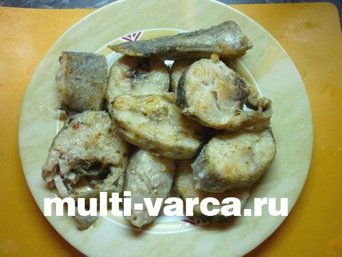 Минтай під грибним соусом