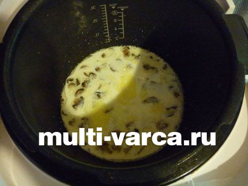 Минтай під грибним соусом