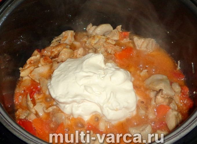 Паприкаш із курки в мультиварці