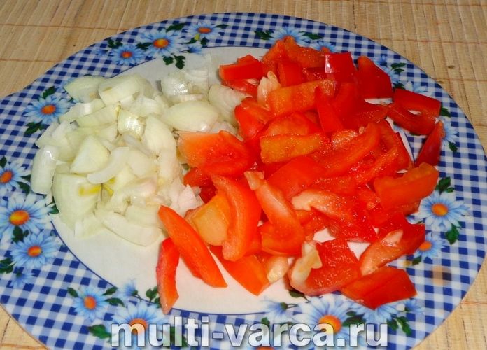 Паприкаш із курки в мультиварці