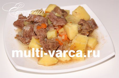Печеня з м'ясом і картоплею в мультиварці