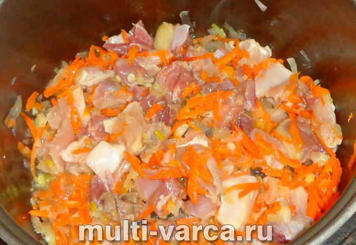 Перловка з куркою та грибами в мультиварці