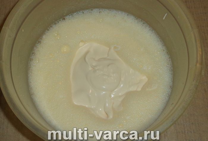 Пиріг із ковбасою в мультиварці