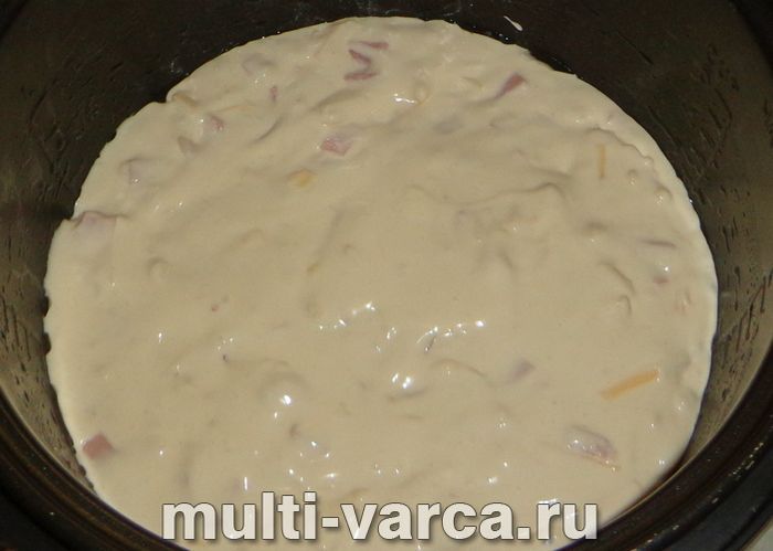 Пиріг із ковбасою в мультиварці