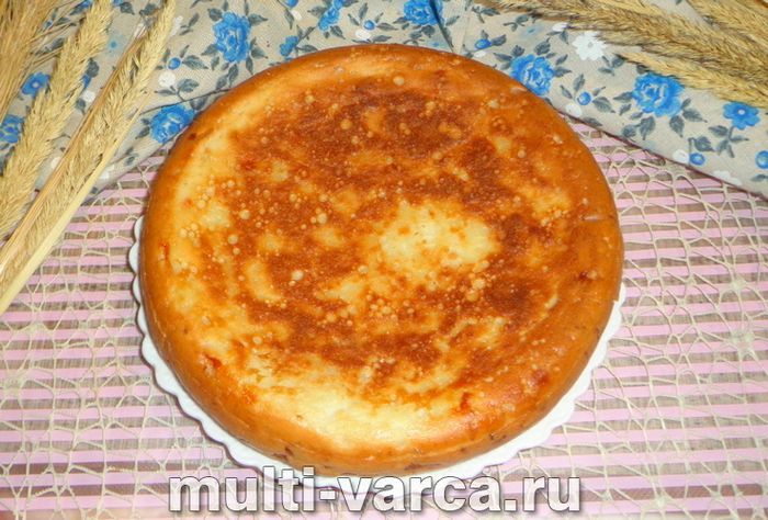 Пиріг із ковбасою в мультиварці