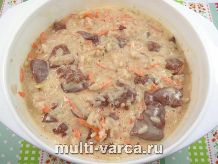 Пиріг із рисом і курячою печінкою в мультиварці