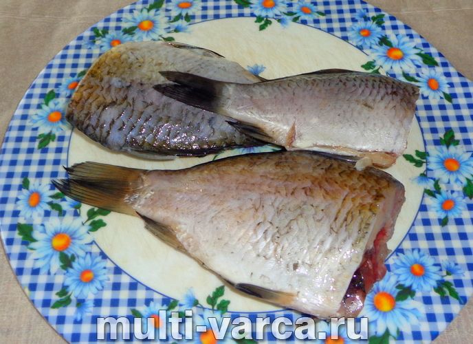 Рибний суп із перловкою в мультиварці