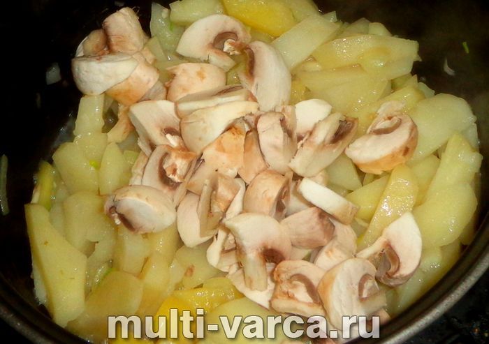 Смажена картопля з печерицями в мультиварці