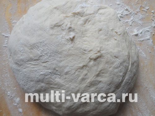 Смажені дріжджові пиріжки із зеленою цибулею та яйцем