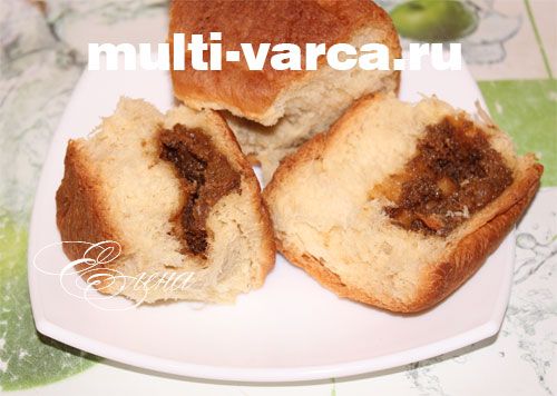 Солодкі булочки з халвою в мультиварці