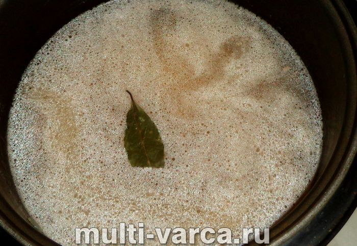 Стегно індички з рисом у мультиварці
