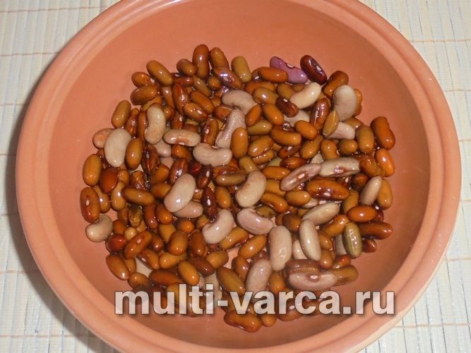 Тушкована пекінська капуста з гарбузом і квасолею