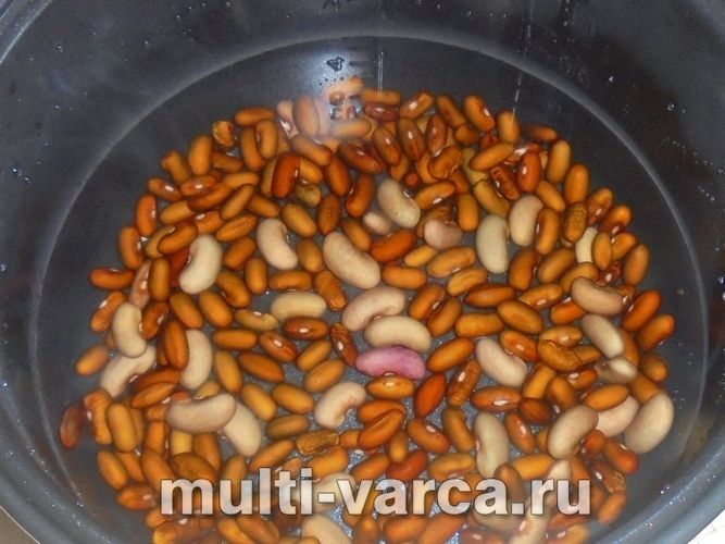 Тушкована пекінська капуста з гарбузом і квасолею
