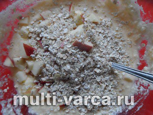 Ванільні сирники з яблуками та вівсяною крупою