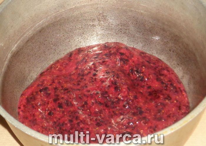 Варення з чорної смородини з бананом на зиму